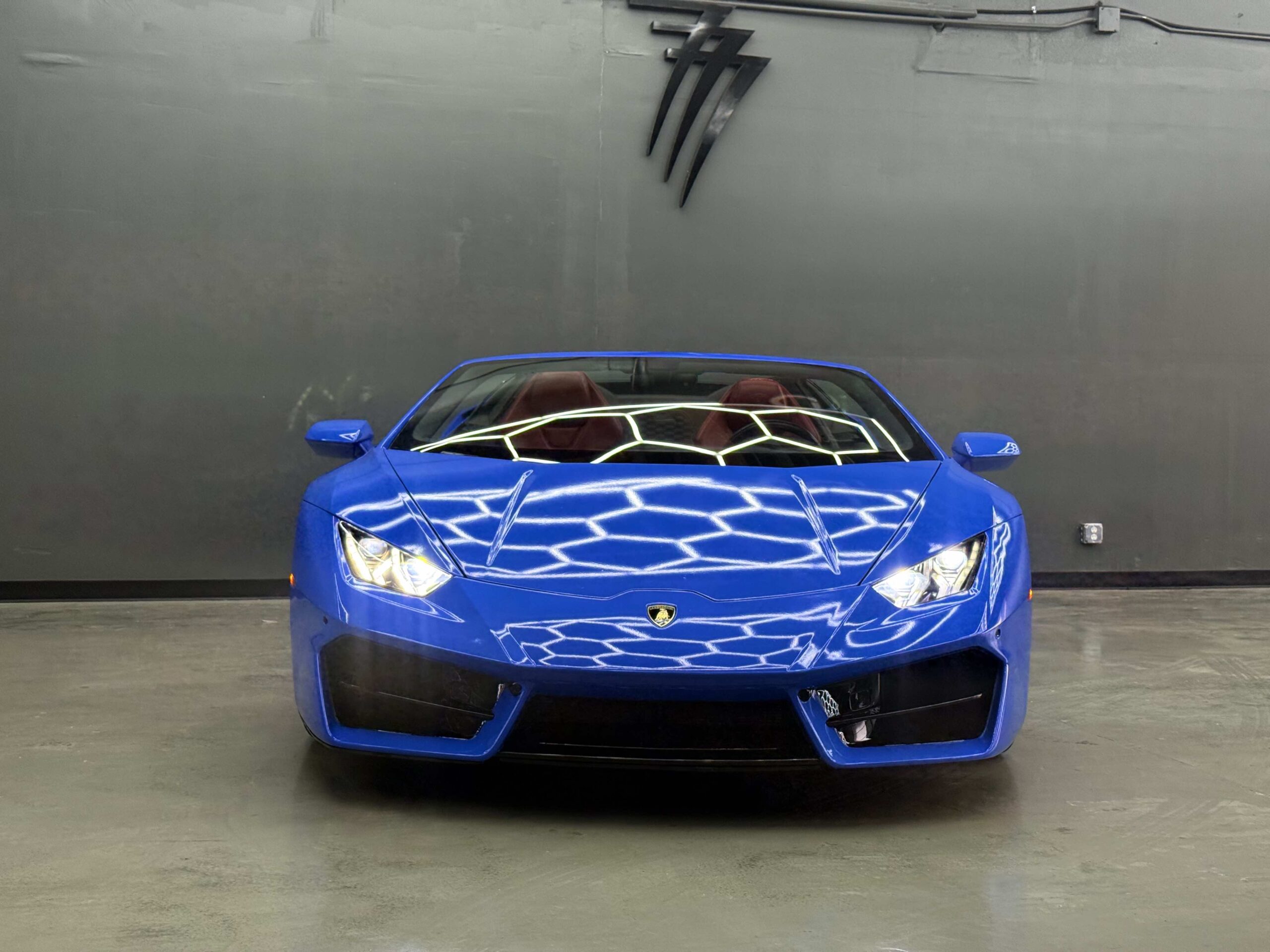 Blue Lamborghini Huracan Spyder Rental In Las Vegas