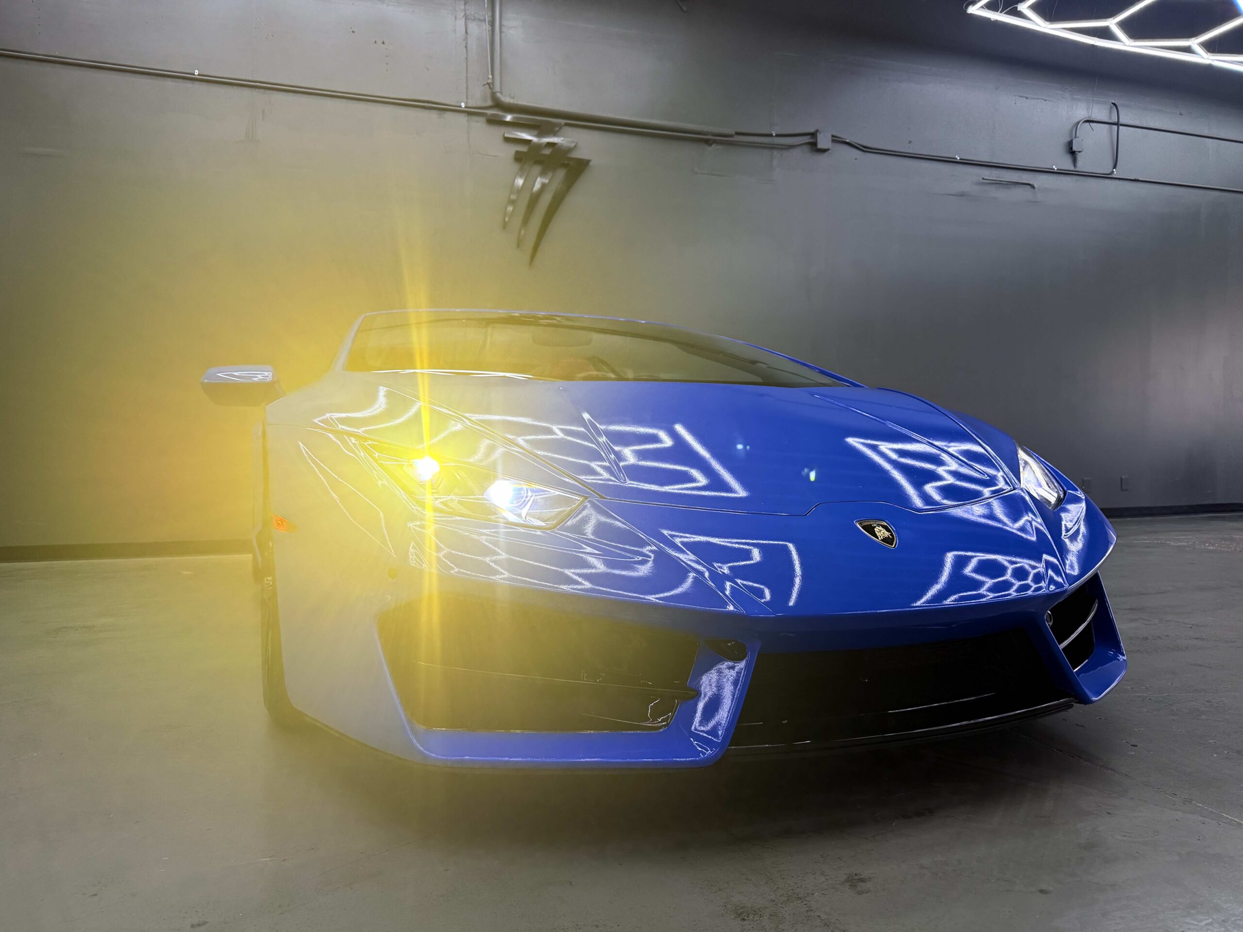 Blue Lamborghini Huracan Spyder Rental In Las Vegas